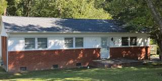 Nice Ranch Home just 2 miles from Downtown Dallas NC Gallery 1