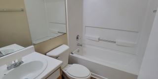 College Station - 4 bedroom / 4 bath / 3rd story condo / Pool on site. Gallery 10