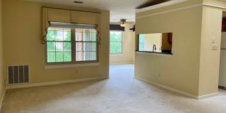 Charming 2 Bedroom/2 Bathroom Apartment Unit in Pond Condos! Gallery 8