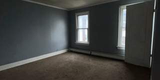 2 beds freshly updated Gallery 13