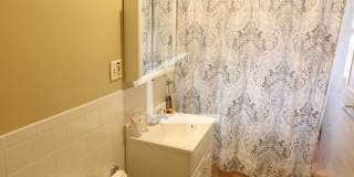 Huge 4 bed in Cleveland Circle Gallery 21