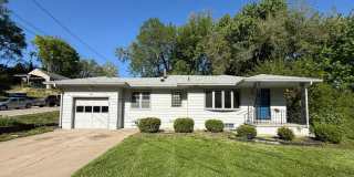 3 Bed Home with Fireplace Den, Covered Patio & Bonus Living Space Gallery 1