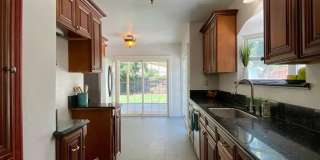 Charming 3 Bedroom in Historical Tower District Gallery 17