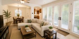 Charming Luxury Home near Downtown & Shopping Gallery 8