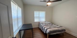 2 minutes away from Rhodes College! Beautifully Renovated! Pets are owner's approval, fees do apply. Gallery 28