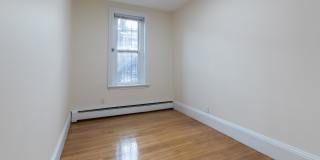 16 Yarmouth St., 2 Gallery 3