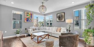 Beautiful Energy Efficient Hayward Townhome w/ Modern Updates Gallery 1
