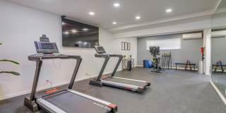 Apartment Complex Near SoFi Stadium with Pool, BBQ Area, Gym and Parking. Gallery 11