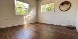 130 NE Gumbo Limbo Dr Gallery 8