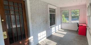 Spacious Home Near U-M | Large Bedrooms, Porches & In-Unit Laundry Spacious Home Near U-M | Large Bedrooms, Porches & In-Unit Laundry Gallery 4