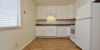 COMING SOON! |  $2,390 / 2 BR - CONVENIENT CASTRO VALLEY LIVING: CONDO WITH GARAGE, STORAGE & PLAY AREA ACCESS Gallery 7