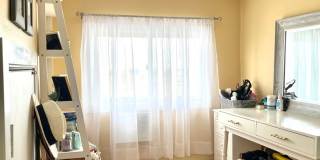 Gigantic 3 bed duplex unit in Oak Square Gallery 3