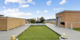 Leva on Market Gallery 27