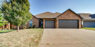 *MOVE IN SPECIAL * 3 Bedroom 2 Bath 3 Car Garage - Edmond Gallery 1