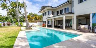 Paradise Beach Estate: Beachfront 6BR w/ Pool, Guest Suite & Pickleball Gallery 43