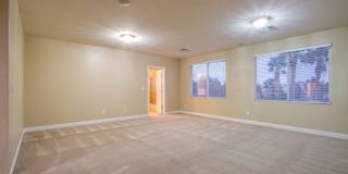 Beautiful 5 bedroom 4.5 bath home with large basement in gated community! Gallery 41
