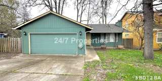 Updated 3BD | 2BA Home with Garage & Large Deck - Hillsboro Gallery 1