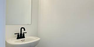 LIKE NEW IN PARK VUE! Townhome located across from Westside Park in Atlanta! MUST SEE! Gallery 10