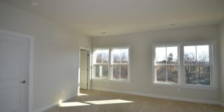 22358 EXE SQUARE Gallery 21