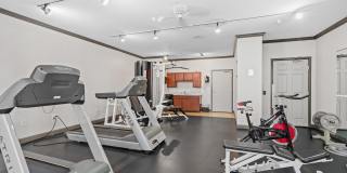 Uptown Lake Apartments Gallery 17