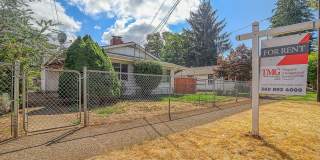 Great duplex downtown that also includes paid W/S/G and landscaping! Great duplex downtown that also includes paid W/S/G and landscaping! Gallery 1
