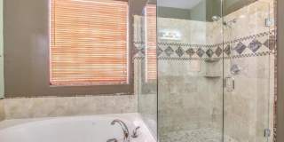 Gorgeous 4 bed 3 bath Single Level Home in Norterra Area Gallery 6