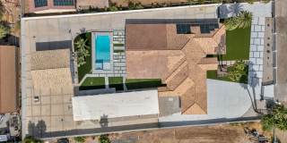 Meticulously renovated single-story contemporary estate Gallery 36