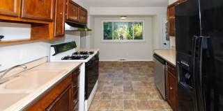 White Oak - Charming 3bed ranch w fenced yard and garage Gallery 17