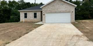 1/2 Off First months Rent!!! 4 bedroom 2 bath Bolivar MO Gallery 1