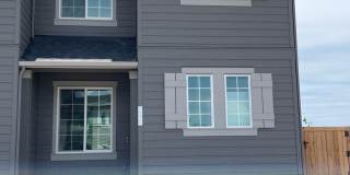 3 Bedroom / 2.5 Bathroom Townhome in NW Redmond Gallery 1