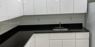 724 NE 4th St Gallery 1