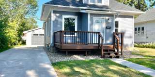 Newly Remodeled 2 Bed 1.5 Bath Home will Large Oversized 2-Stall Garage! Gallery 3