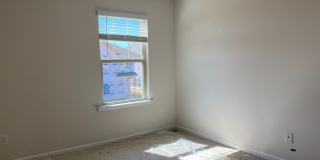 Room in 4 Bedroom Home at Planters Trace Ln Gallery 25