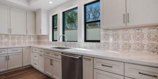 136 N Oakview Drive Gallery 8