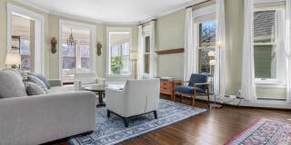 Stunning 3 bedroom main floor unit in prime Saint Paul location. Gallery 16