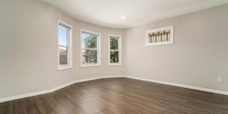 1045 Casgrain Street Gallery 10