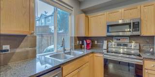 Spacious and Low-Maintenance 3BR End Townhouse Near Intel, Nike & Reed's Crossing! Gallery 11