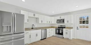 New 4BR/3.5BA Townhome in Meadowview – Modern Living in a Peaceful Historic Setting Near Emory & Henry Gallery 1