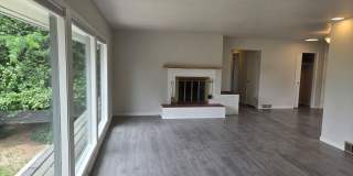 4 Bed 2 Bath Golf Course Living Gallery 8