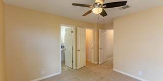 Spacious and stunning 4 bed 3.5 bath in Austin!!! Gallery 31