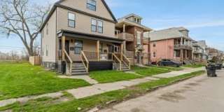 6183 Hecla Street Gallery 3