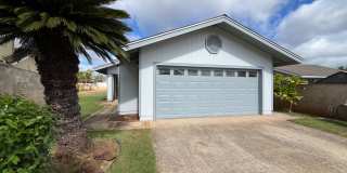 Mililani Town - 2 bedrooms, 1 bathroom home with large yard and 2-car garage Mililani Town - 2 bedrooms, 1 bathroom home with large yard and 2-car garage Gallery 1
