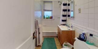 4 Bed 2 Bath with Washer and Dryer in Unit Gallery 3