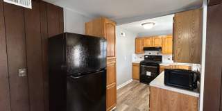 Baltimore - 2 bedrooms and 1 bath Available! Gallery 1