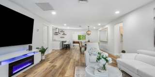 671 Lindell Boulevard Gallery 6