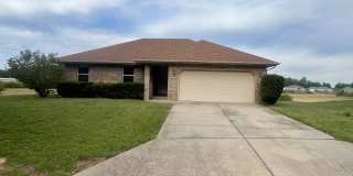 3 bedroom 2 bath home in Ozark!  AVAILABLE NOW! Gallery 1