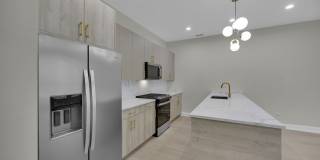 4629 S Michigan Avenue Gallery 18
