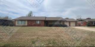 Spacious Home With Classic Charm Gallery 1