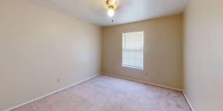4 Bedroom 2 Bath - Convenient Location Gallery 9