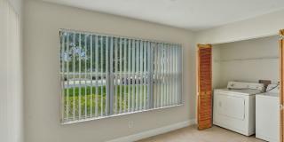 Fully Renovated Corner 2/1 Unit Gallery 14